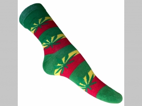 Ganja - tráva - Rasta ponožky unisex, materiál 95%polyester 5% elastan univerzálna veľkosť 35-42 farba zeleno-žlto-červená